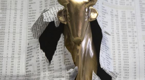 Market at days high; India VIX slumps 10 per cent, Options data tilts in favour of bulls