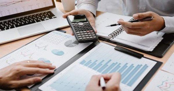 Throwing light on price-sales ratio