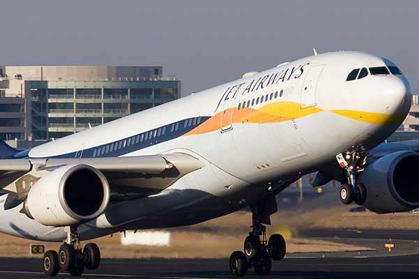 Jet Airways reports second consecutive loss, drafts revival plan