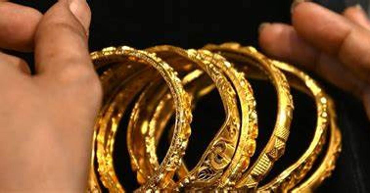 Gold and Silver Prices Plunge in India: Is It the Right Time to Buy? Check Today's Rates!