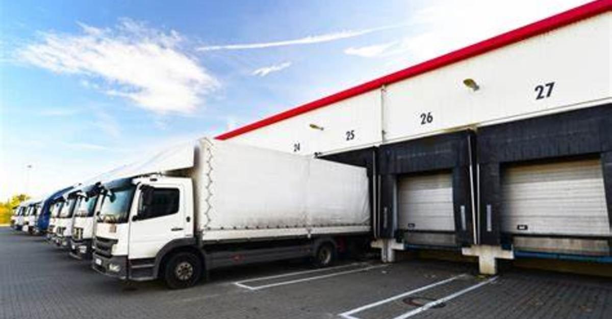 Undervalued at Rs 416 Crore Market Cap? This Logistics Stock Bags Rs 90 Crore Deal and is Expanding Fast!