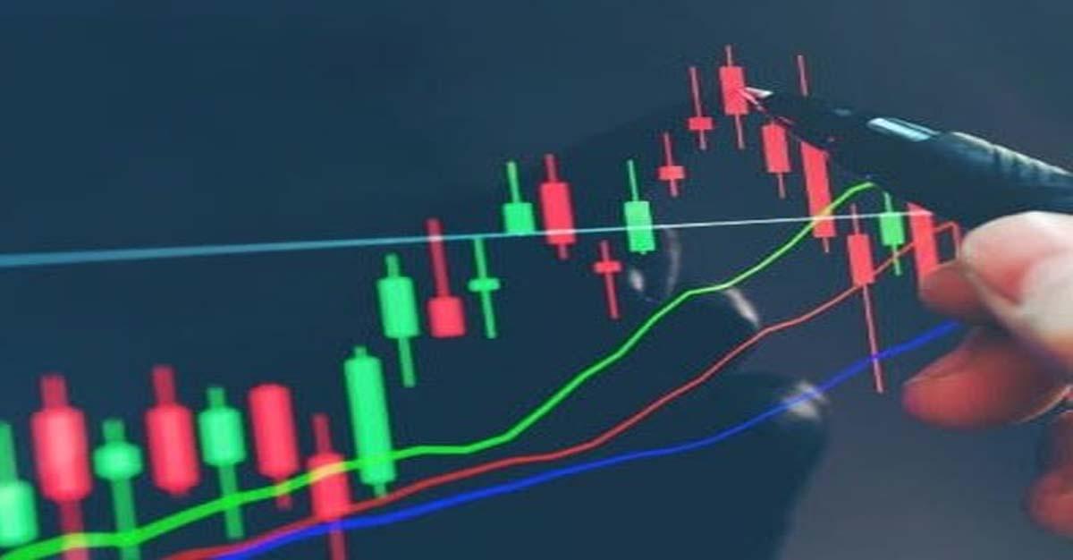 Sensex & Nifty 50 Trade in Red, Broader Indices Cut Down Losses