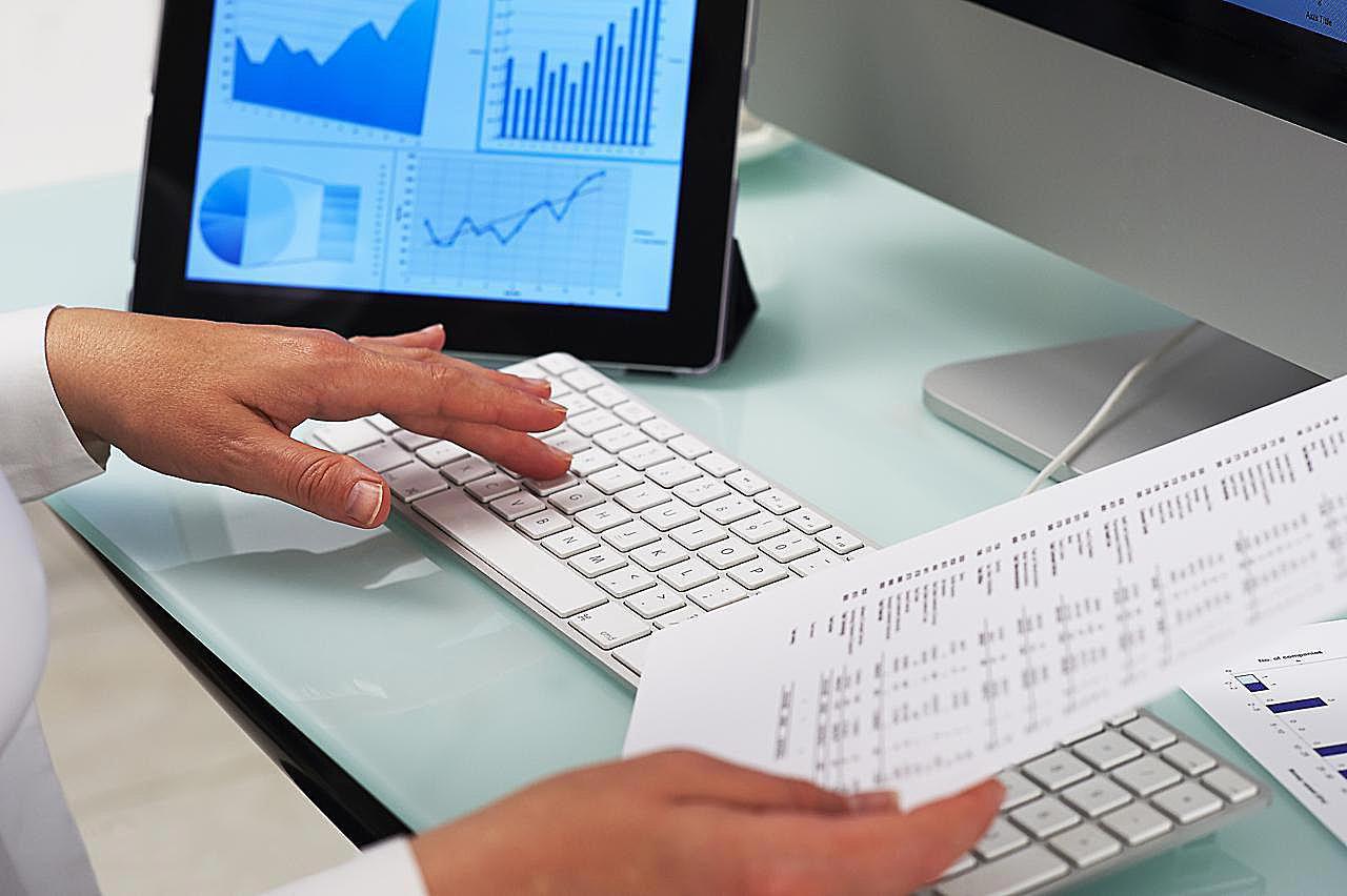 Stocks that hurt R Jhunjuhnwala, Dolly Khanna and Porinju