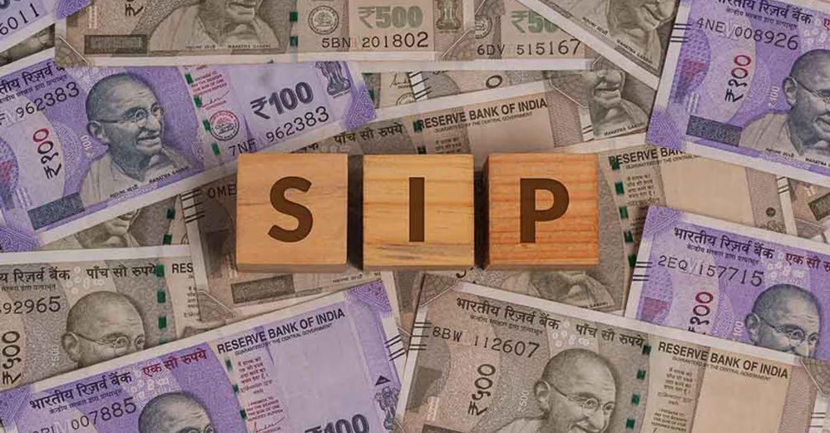 जेव्हा बाजार अस्थिर होतो तेव्हा तुम्ही SIP थांबवायला हवे का? कोविड क्रॅशकडे उत्तर आहे.