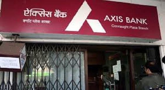 Axis Bank turns volatile as it mulls over share sale