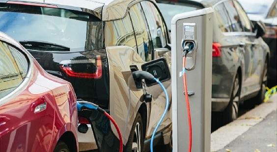 Vakrangee to bank on electric vehicle charging opportunity