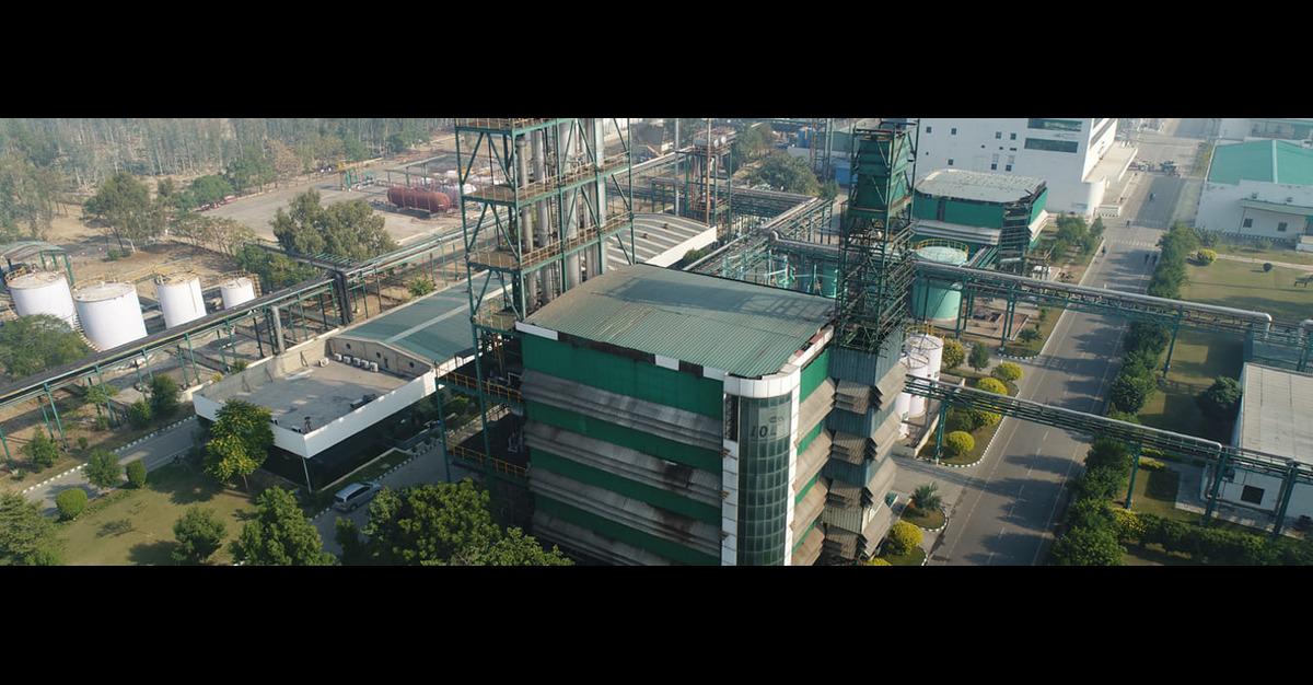 IOL केमिकल्सने 495 कोटी रुपयांच्या विस्ताराची घोषणा केली आहे; स्टॉकला पुनर्मूल्यांकन मिळेल की ते आधीच किमतीत समाविष्ट आहे?