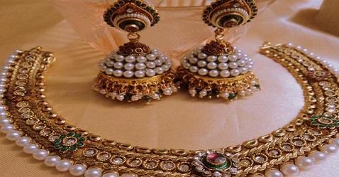 Gitanjali Gems Gains 4% as SEBI Gives Approval for Nakshatra IPO